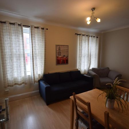 Two Bedroom Flat St Andrews Road لندن المظهر الخارجي الصورة