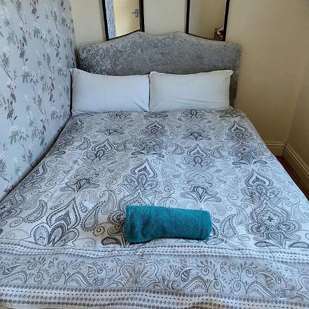 Two Bedroom Flat St Andrews Road لندن المظهر الخارجي الصورة