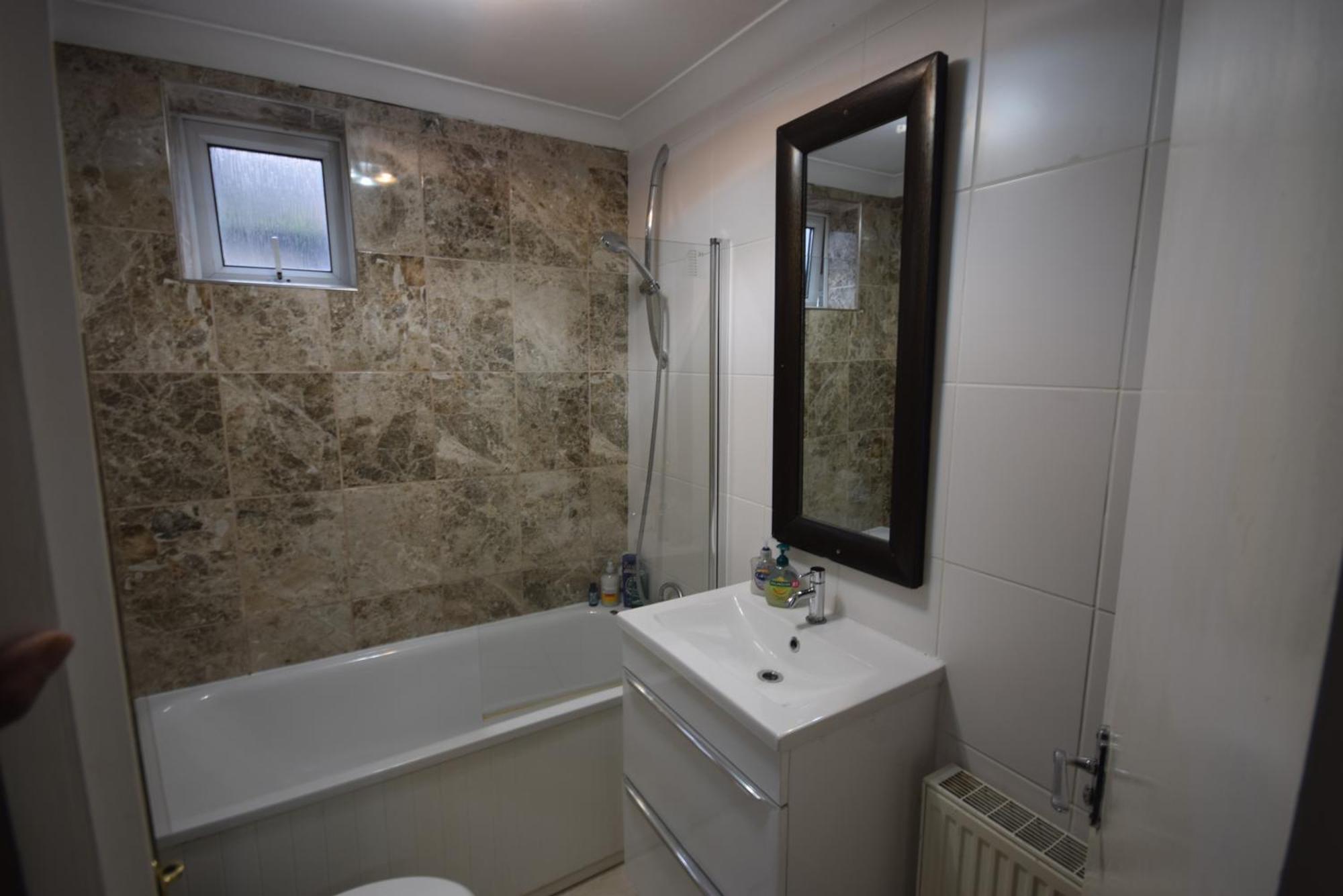 Two Bedroom Flat St Andrews Road لندن المظهر الخارجي الصورة