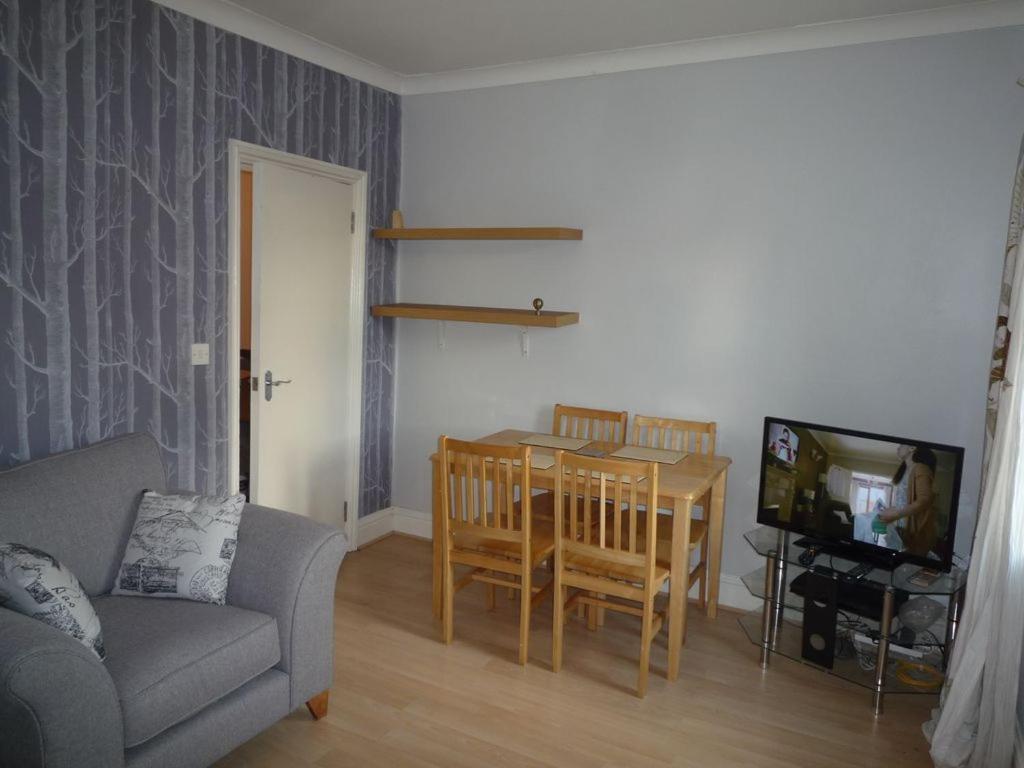 Two Bedroom Flat St Andrews Road لندن المظهر الخارجي الصورة